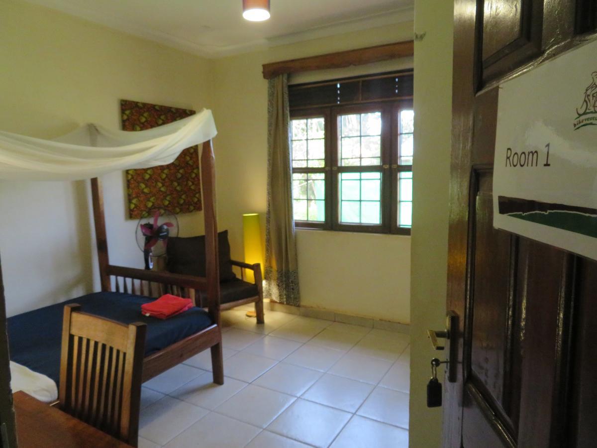 Bikeventures House Uganda Otel Jinja Dış mekan fotoğraf